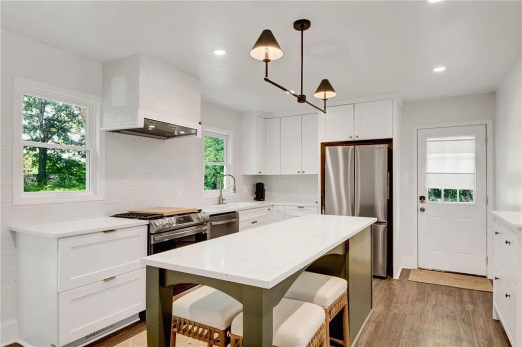 3 bedroom, 2 bathroom, 1,389 sq ft single family residence for sale at 3465 Woodlawn Circle, Tucker, GA 30084 — photo 9