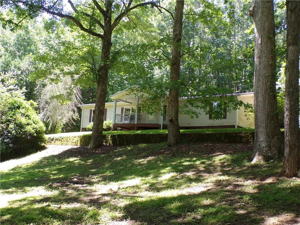 3 bedroom, 2 bathroom, 1,568 sq ft single family residence under contract at 1051 Old Talking Rock Road, Talking Rock, GA 30175 — photo 3