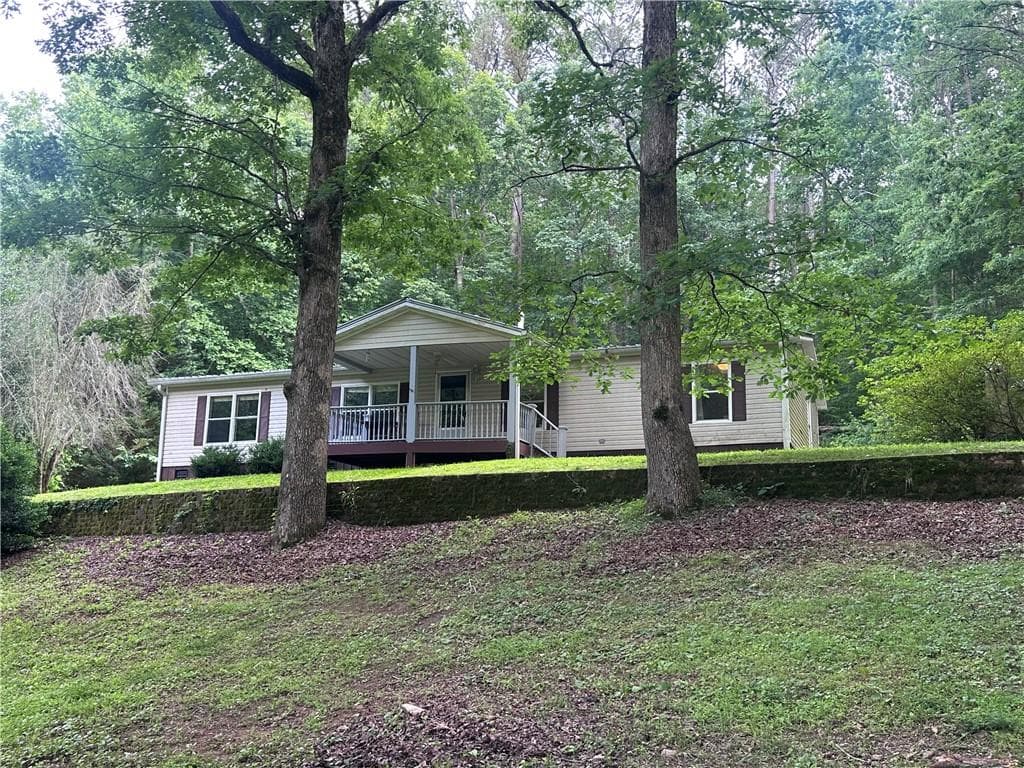 3 bedroom, 2 bathroom, 1,568 sq ft single family residence under contract at 1051 Old Talking Rock Road, Talking Rock, GA 30175 — photo 4