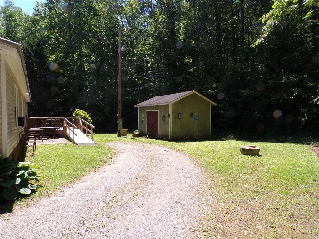 3 bedroom, 2 bathroom, 1,568 sq ft single family residence under contract at 1051 Old Talking Rock Road, Talking Rock, GA 30175 — photo 9