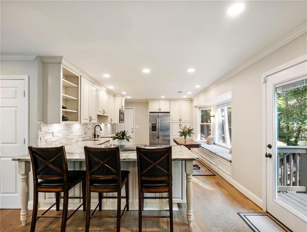 4 bedroom, 3 bathroom, 1,974 sq ft single family residence under contract at 530 Old Preston Trail, Johns Creek, GA 30022 — photo 8