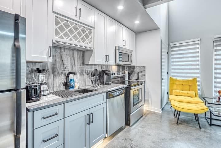 2 bedroom, 2 bathroom, 1,205 sq ft condominium for sale at 620 Glen Iris Drive 106, Atlanta, GA 30308 — photo 8