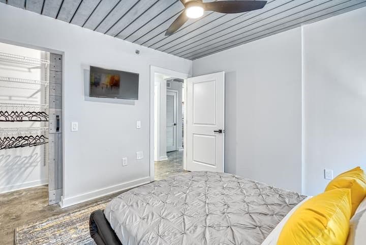 2 bedroom, 2 bathroom, 1,205 sq ft condominium for sale at 620 Glen Iris Drive 106, Atlanta, GA 30308 — photo 9