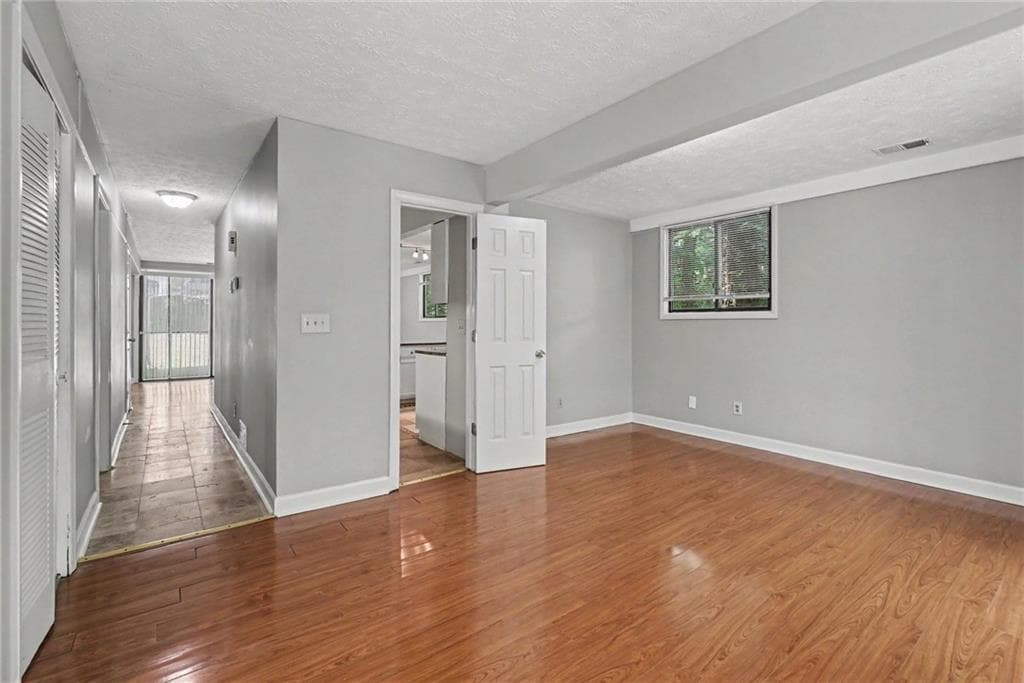 4 bedroom, 3 bathroom, 2,192 sq ft single family residence for sale at 350 Willow Glenn Court, Marietta, GA 30068 — photo 6