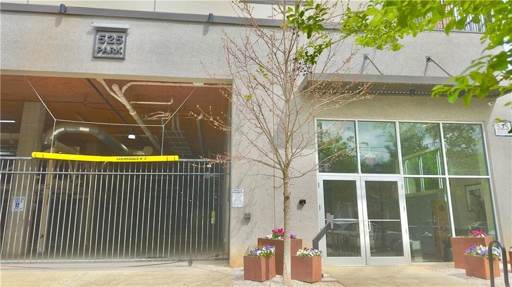 1 bedroom, 1 bathroom, 657 sq ft condominium for sale at 525 Parkway Drive 110, Atlanta, GA 30308 — photo 3