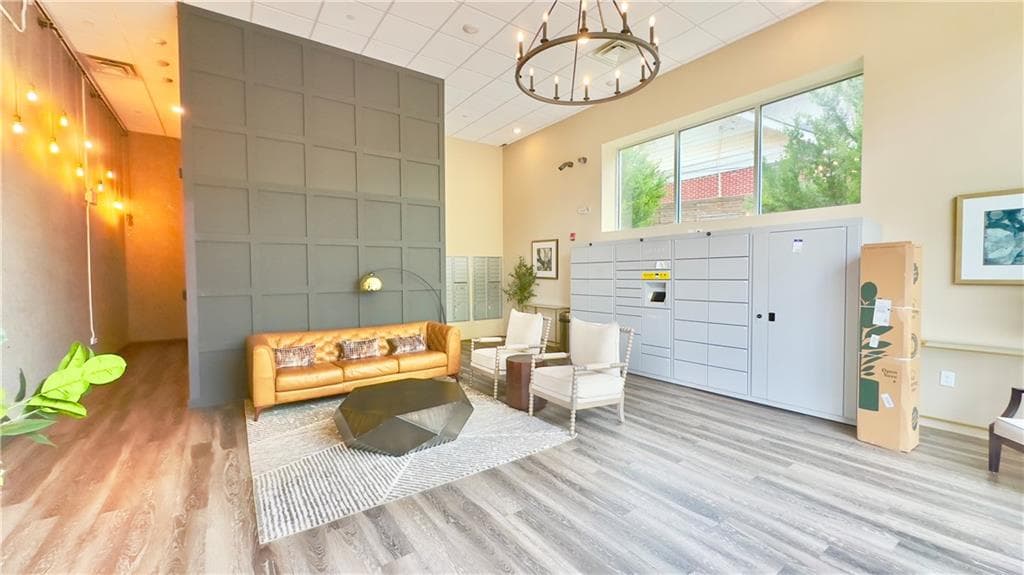 1 bedroom, 1 bathroom, 657 sq ft condominium for sale at 525 Parkway Drive 110, Atlanta, GA 30308 — photo 4