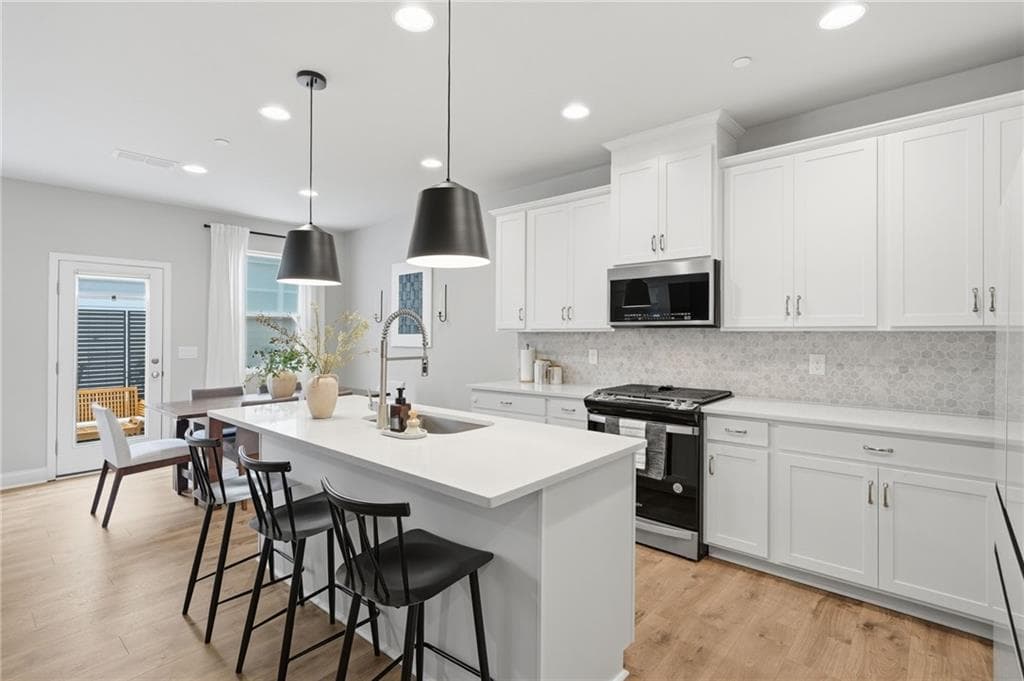 3 bedroom, 3 bathroom, 2,141 sq ft townhouse for sale at 354 Hayden Circle, Woodstock, GA 30189 — photo 6