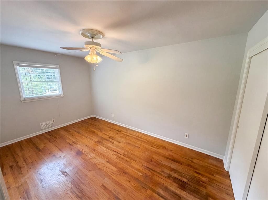 3 bedroom, 2 bathroom, 1,812 sq ft single family residence for sale at 1271 Seven Springs Circle, Marietta, GA 30068 — photo 4