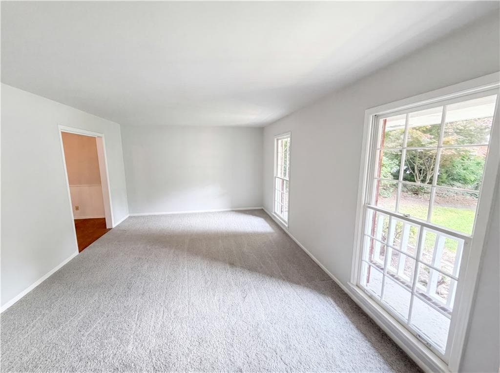 3 bedroom, 2 bathroom, 1,812 sq ft single family residence for sale at 1271 Seven Springs Circle, Marietta, GA 30068 — photo 3