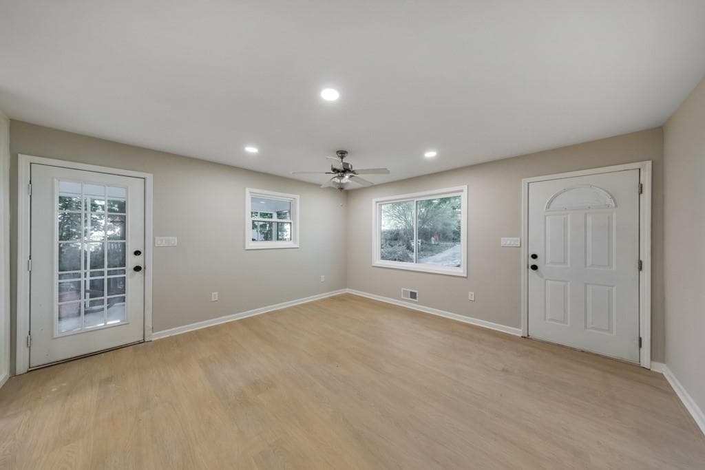 3 bedroom, 2 bathroom, 1,100 sq ft single family residence for sale at 2461 Sherwood Place, Marietta, GA 30008 — photo 7