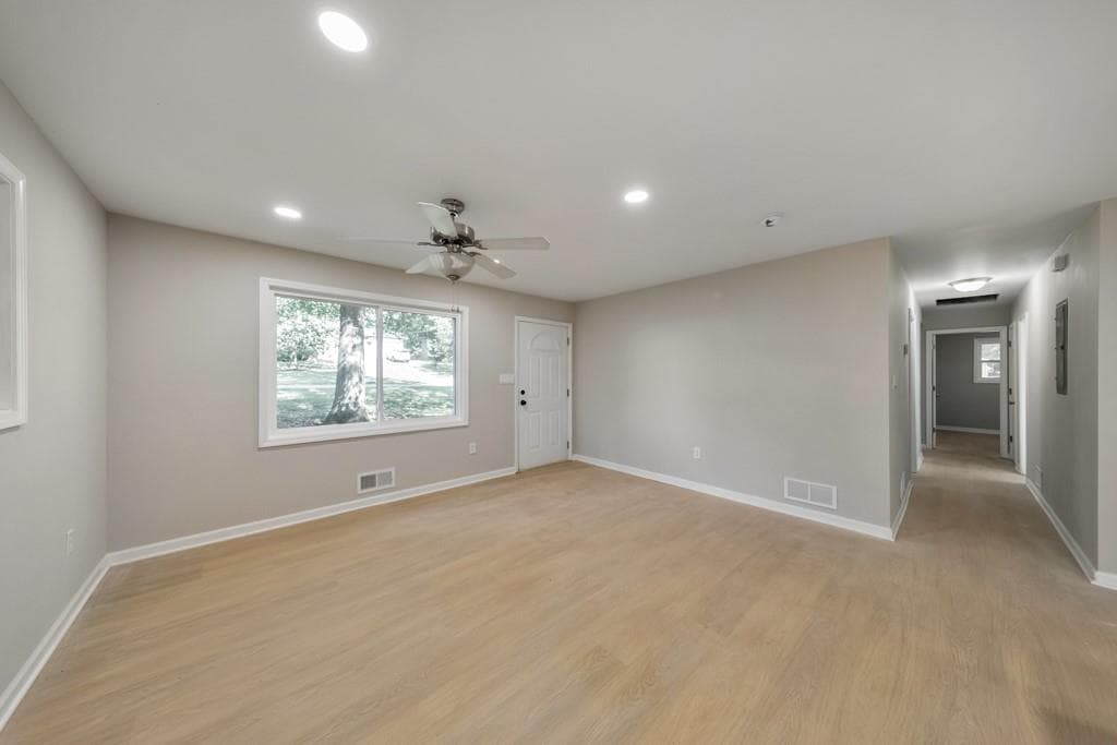 3 bedroom, 2 bathroom, 1,100 sq ft single family residence for sale at 2461 Sherwood Place, Marietta, GA 30008 — photo 9