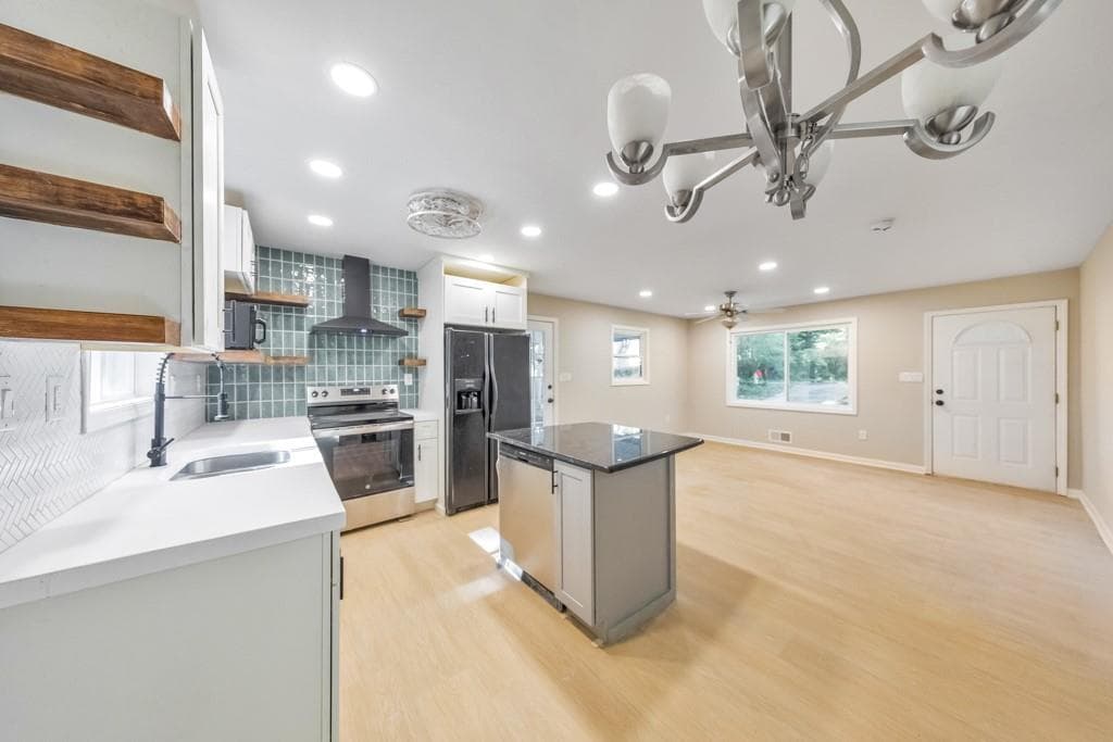 3 bedroom, 2 bathroom, 1,100 sq ft single family residence for sale at 2461 Sherwood Place, Marietta, GA 30008 — photo 10