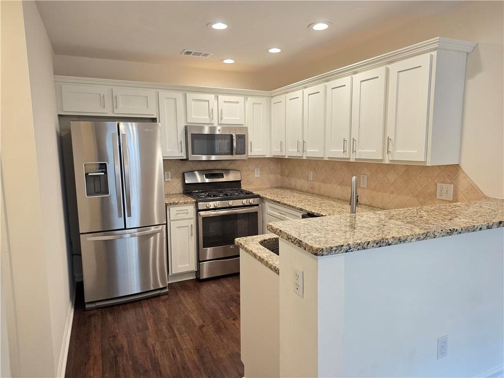 2 bedroom, 2 bathroom, 1,100 sq ft single family residence for rent at 172 Stoneforest Drive, Woodstock, GA 30189 for $1,950 a month — photo 6