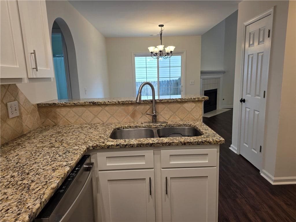 2 bedroom, 2 bathroom, 1,100 sq ft single family residence for rent at 172 Stoneforest Drive, Woodstock, GA 30189 for $1,950 a month — photo 8