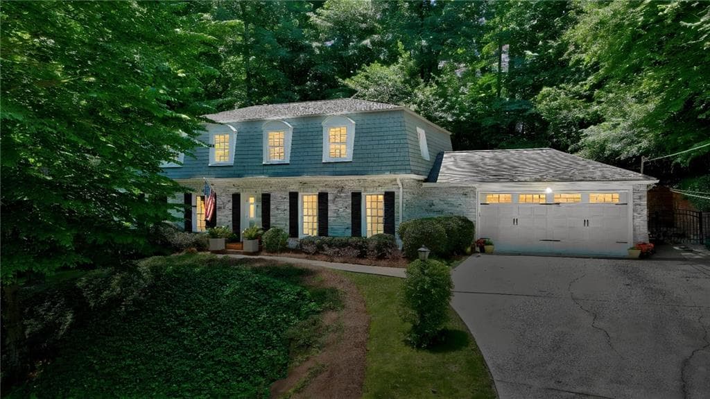 6 bedroom, 6 bathroom, 4,737 sq ft single family residence for sale at 2577 Red Valley Road, Atlanta, GA 30305 — photo 2