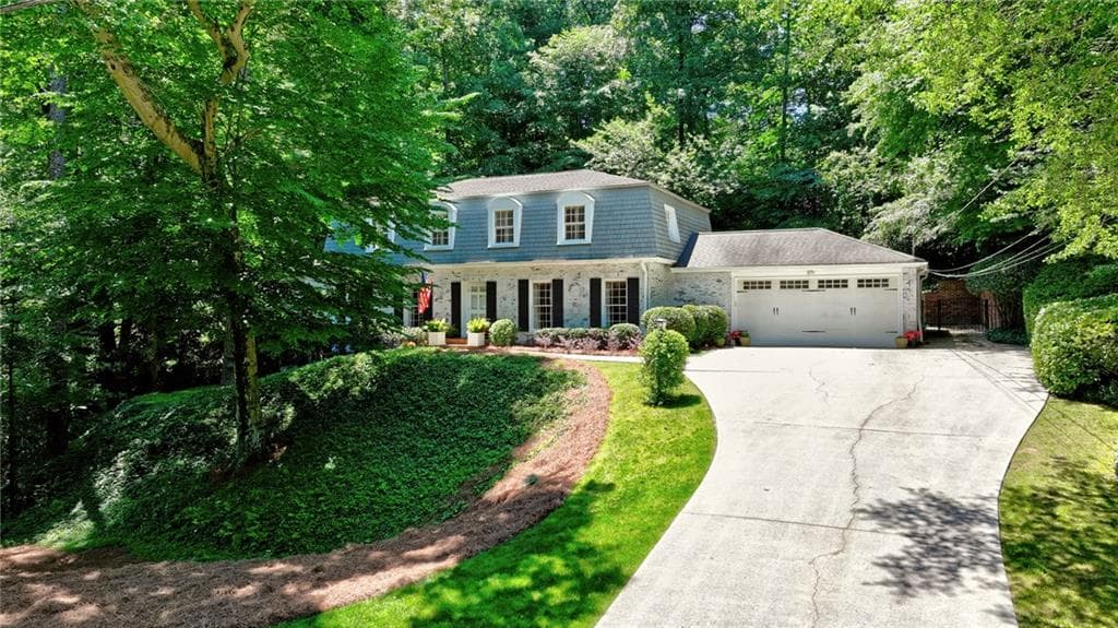6 bedroom, 6 bathroom, 4,737 sq ft single family residence for sale at 2577 Red Valley Road, Atlanta, GA 30305 — photo 4