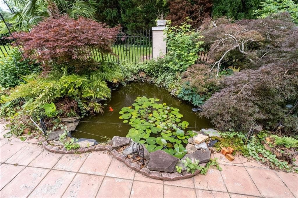 4 bedroom, 3 bathroom, 3,308 sq ft single family residence for sale at 953 Hidden Hollow Drive, Marietta, GA 30068 — photo 8
