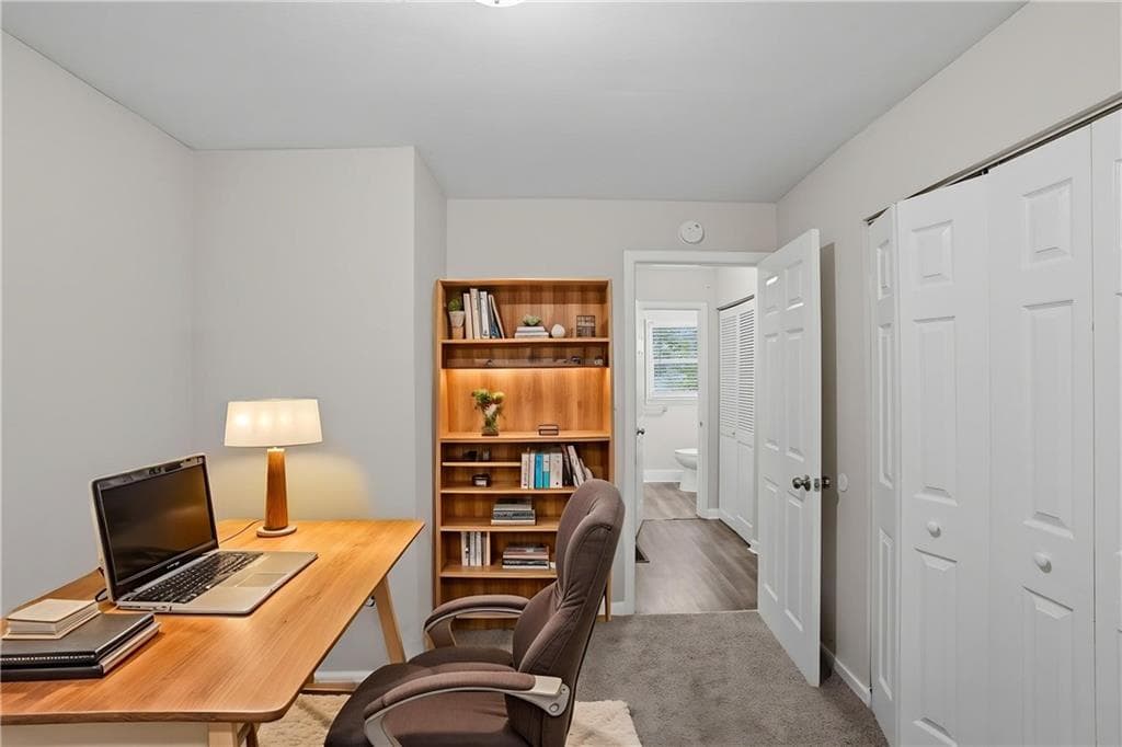 3 bedroom, 1 bathroom, 825 sq ft single family residence for sale at 748 Amber Place, Atlanta, GA 30331 — photo 3