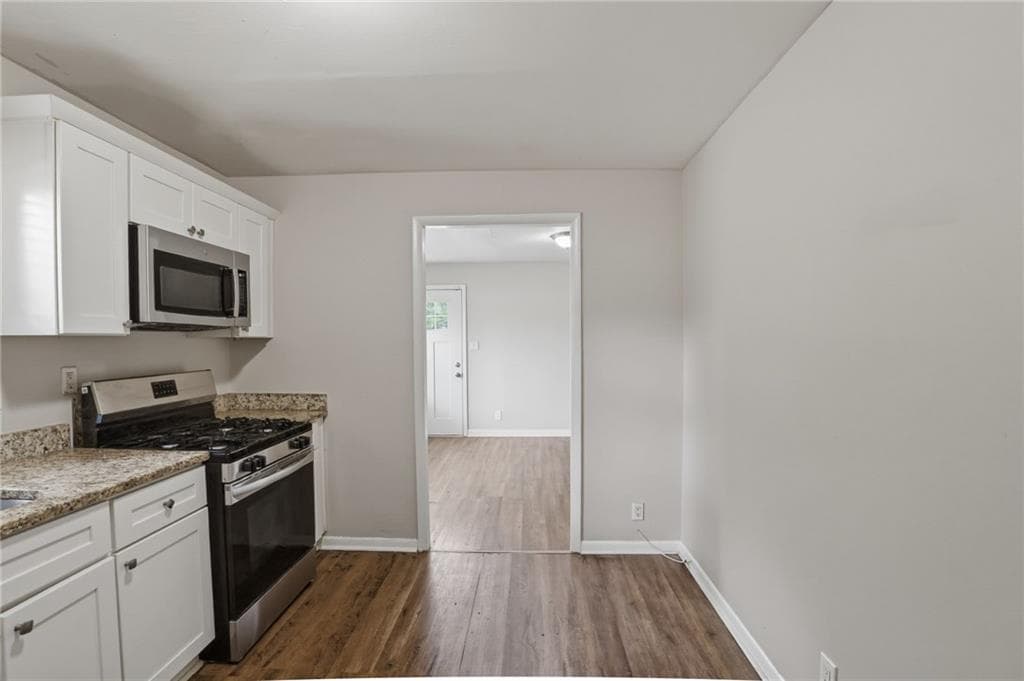 3 bedroom, 1 bathroom, 825 sq ft single family residence for sale at 748 Amber Place, Atlanta, GA 30331 — photo 7