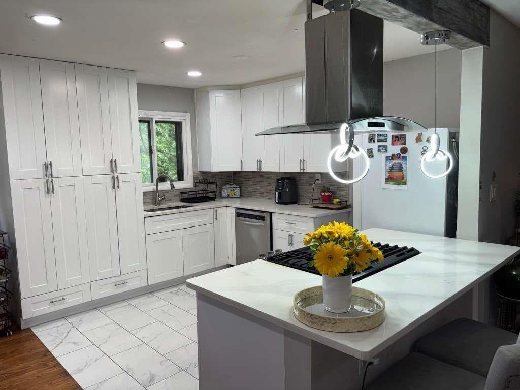 5 bedroom, 3 bathroom, 1,989 sq ft single family residence for sale at 3061 Jett Drive, Atlanta, GA 30340 — photo 5