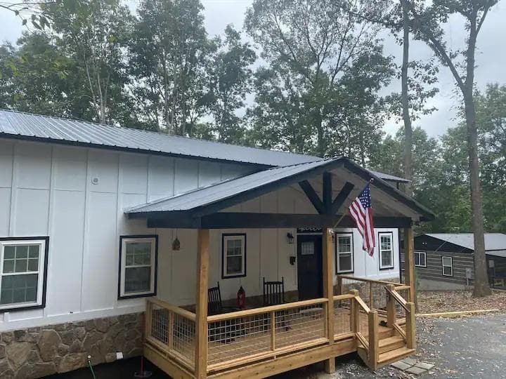 3 bedroom, 3 bathroom single family residence for rent at 271 Elmwood Circle, Ellijay, GA 30540 for $2,400 a month — photo 1 of 26