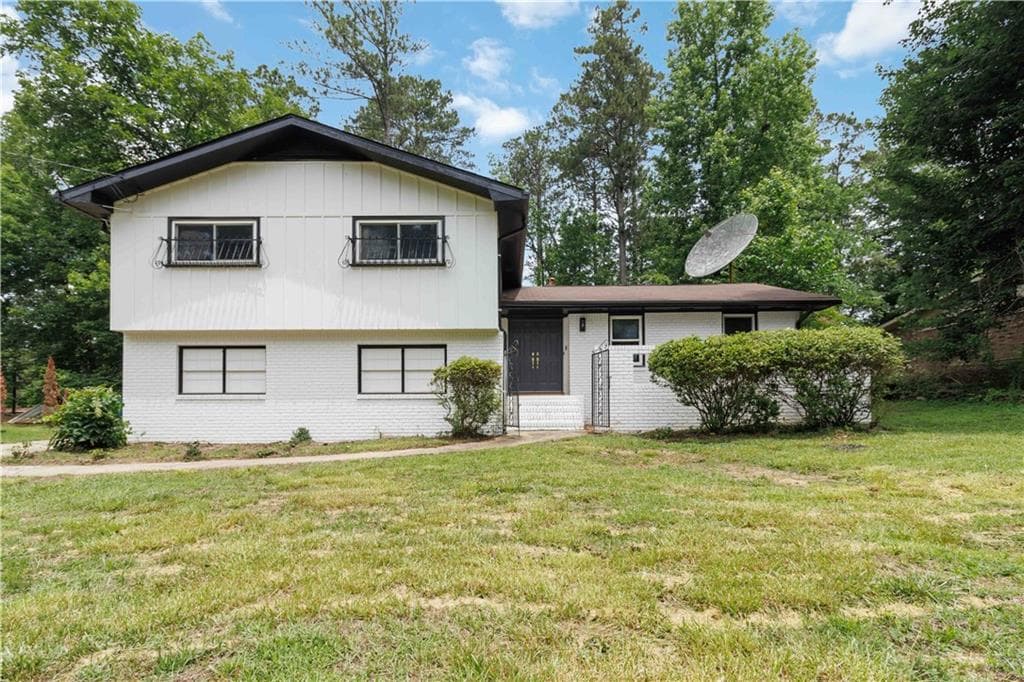 3 bedroom, 3 bathroom, 1,650 sq ft single family residence sold at 3455 Ravenwood Drive, Atlanta, GA 30349