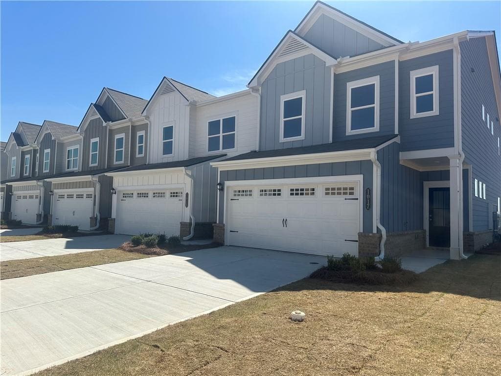 3 bedroom, 3 bathroom, 1,730 sq ft townhouse for rent at 1017 Stiles Road, Cartersville, GA 30120 for $1,900 a month — photo 1 of 13