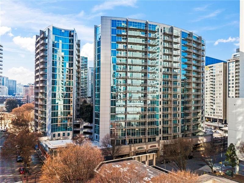 1 bedroom, 1 bathroom, 768 sq ft condominium for sale at 44 Peachtree Place 1628, Atlanta, GA 30309 — photo 1 of 22