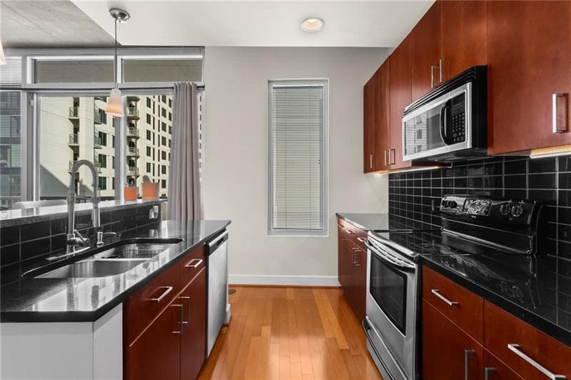 1 bedroom, 1 bathroom, 768 sq ft condominium for sale at 44 Peachtree Place 1628, Atlanta, GA 30309 — photo 6