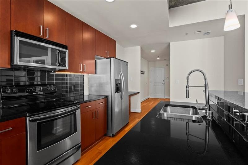 1 bedroom, 1 bathroom, 768 sq ft condominium for sale at 44 Peachtree Place 1628, Atlanta, GA 30309 — photo 7