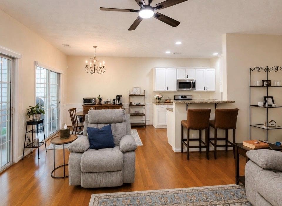 3 bedroom, 3 bathroom, 1,560 sq ft townhouse under contract at 3544 Lantern View Lane, Scottdale, GA 30079 — photo 3