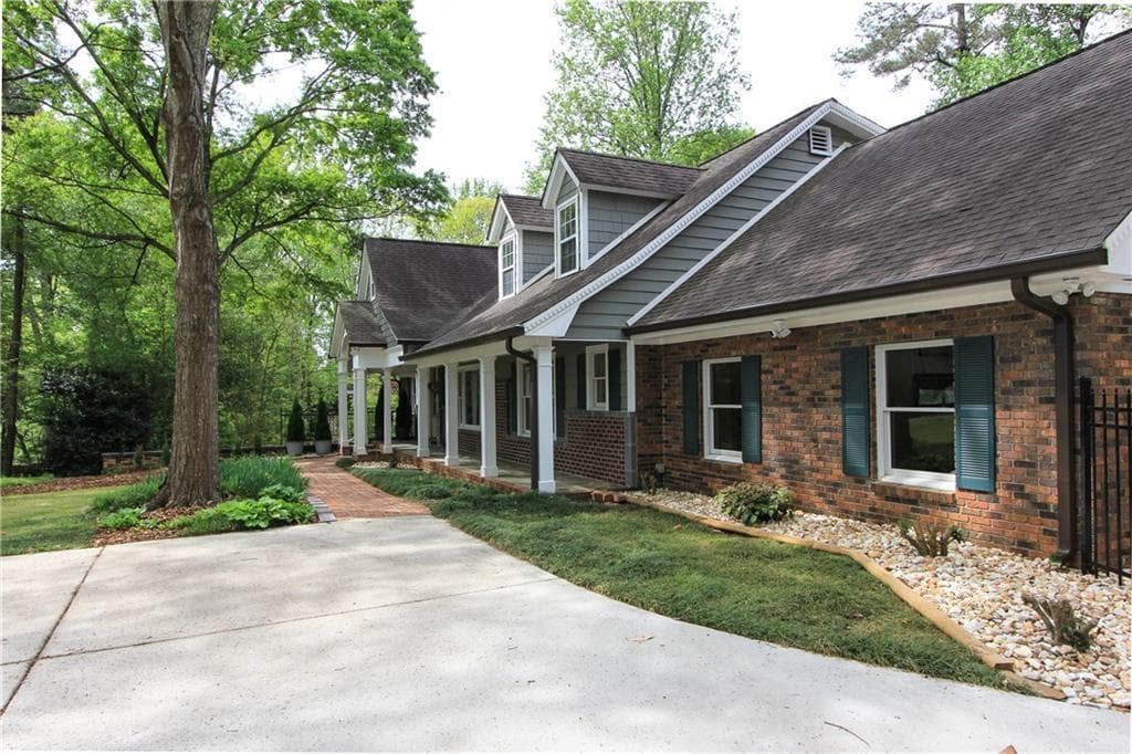 5 bedroom, 5 bathroom, 4,311 sq ft single family residence for rent at 1365 Timberland Drive, Marietta, GA 30067 for $4,485 a month — photo 3