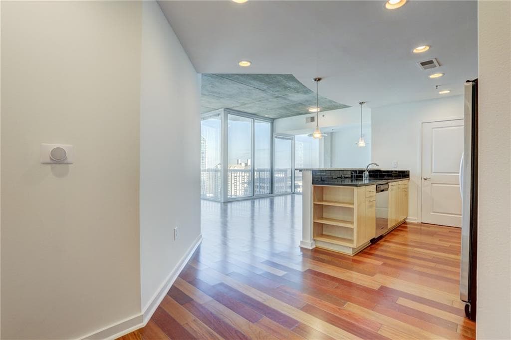 2 bedroom, 2 bathroom, 1,245 sq ft condominium for rent at 3324 Peachtree Road 1919, Atlanta, GA 30326 for $3,150 a month — photo 5
