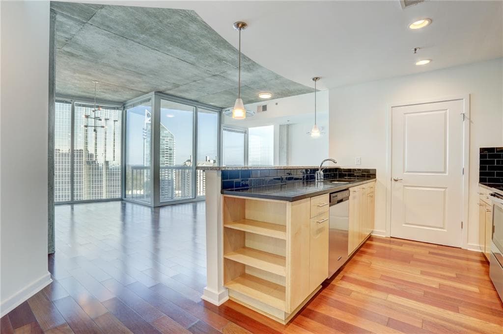 2 bedroom, 2 bathroom, 1,245 sq ft condominium for rent at 3324 Peachtree Road 1919, Atlanta, GA 30326 for $3,150 a month — photo 7