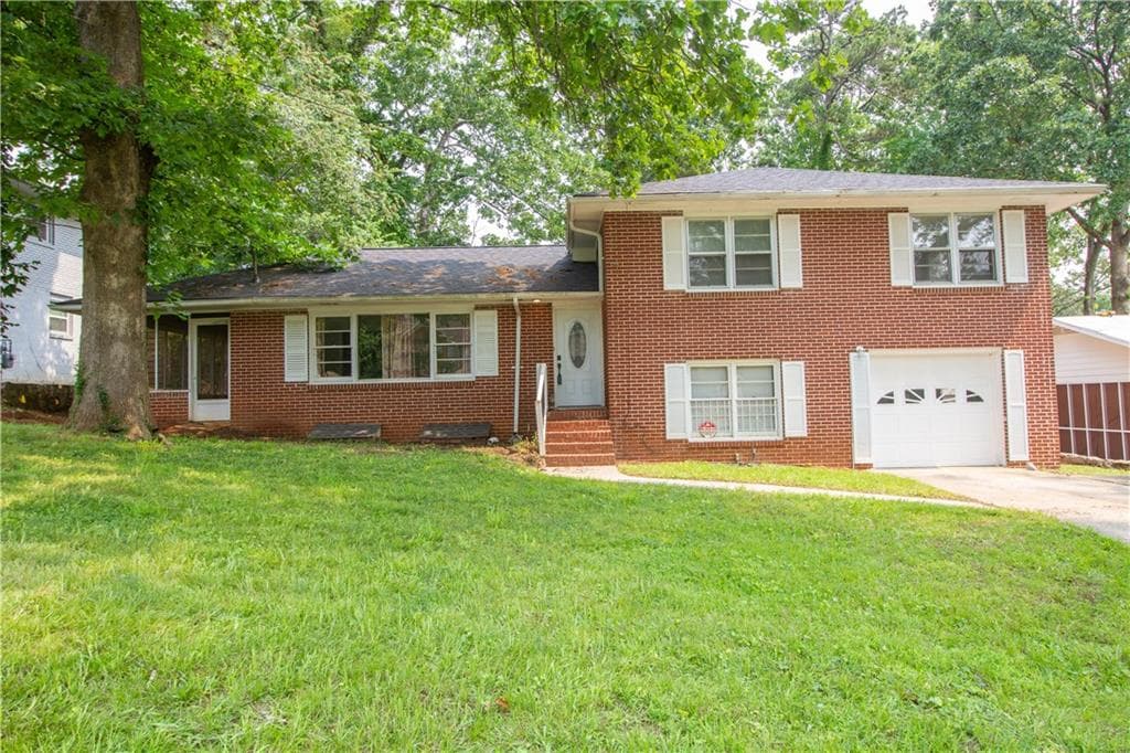 3 bedroom, 3 bathroom, 2,280 sq ft single family residence for sale at 1558 BOULDERWOODS Drive, Atlanta, GA 30316 — photo 1 of 43