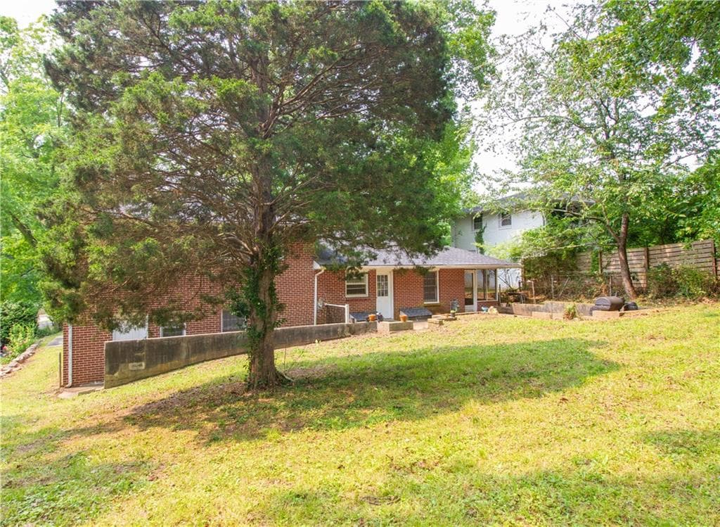 3 bedroom, 3 bathroom, 2,280 sq ft single family residence for sale at 1558 BOULDERWOODS Drive, Atlanta, GA 30316 — photo 4