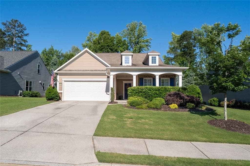 4 bedroom, 3 bathroom, 2,402 sq ft single family residence for sale at 7455 Ashford Manor Way, Cumming, GA 30040 — photo 2