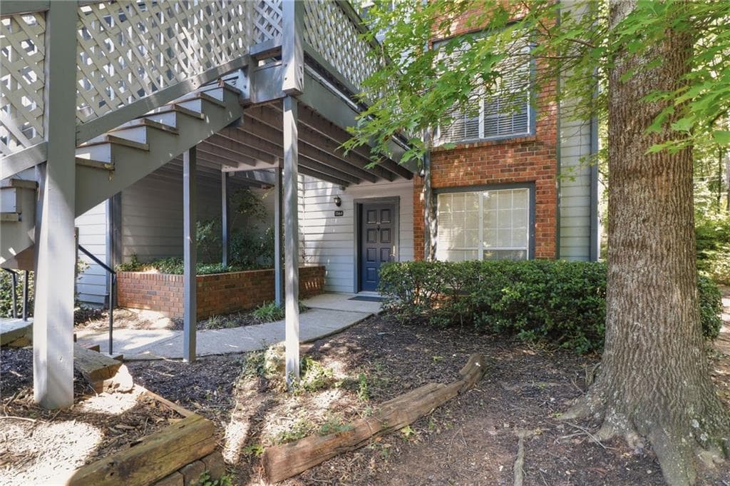 2 bedroom, 2 bathroom, 1,344 sq ft condominium for sale at 1364 Weatherstone Way, Atlanta, GA 30324 — photo 2