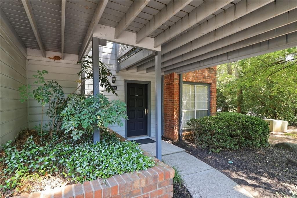 2 bedroom, 2 bathroom, 1,344 sq ft condominium for sale at 1364 Weatherstone Way, Atlanta, GA 30324 — photo 3