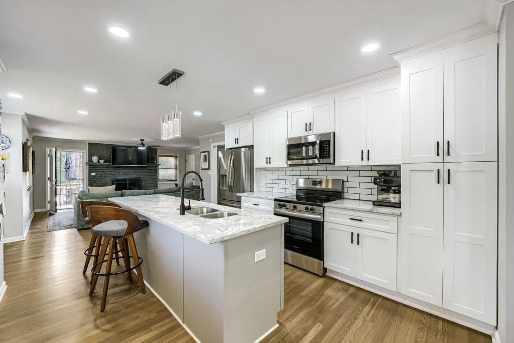 6 bedroom, 3 bathroom, 3,380 sq ft single family residence for sale at 3068 Cherry Blossom Lane, Atlanta, GA 30344 — photo 10