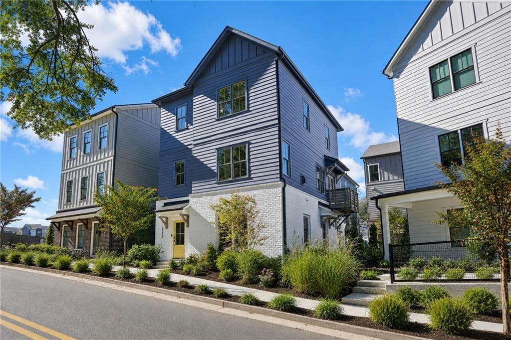 3 bedroom, 4 bathroom, 1,735 sq ft townhouse for sale at 3308 Stillwood Lane, Hapeville, GA 30354