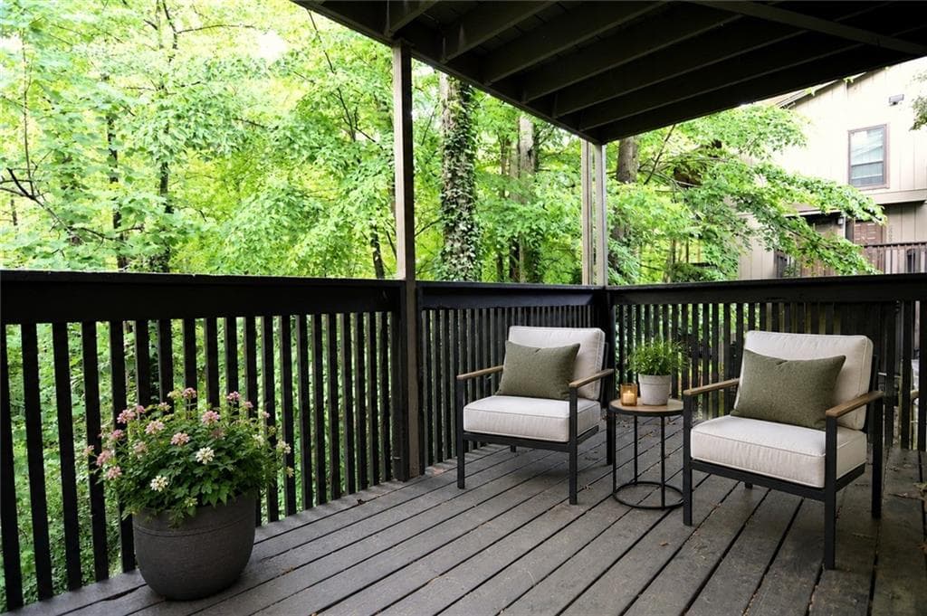 2 bedroom, 1 bathroom, 1,148 sq ft condominium under contract at 2510 Cumberland Court, Smyrna, GA 30080 — photo 3