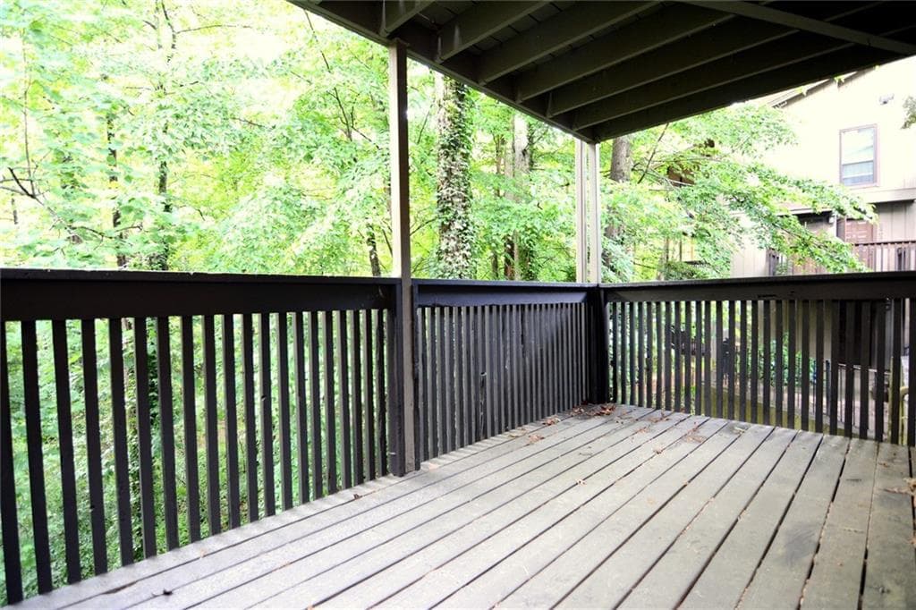 2 bedroom, 1 bathroom, 1,148 sq ft condominium under contract at 2510 Cumberland Court, Smyrna, GA 30080 — photo 4