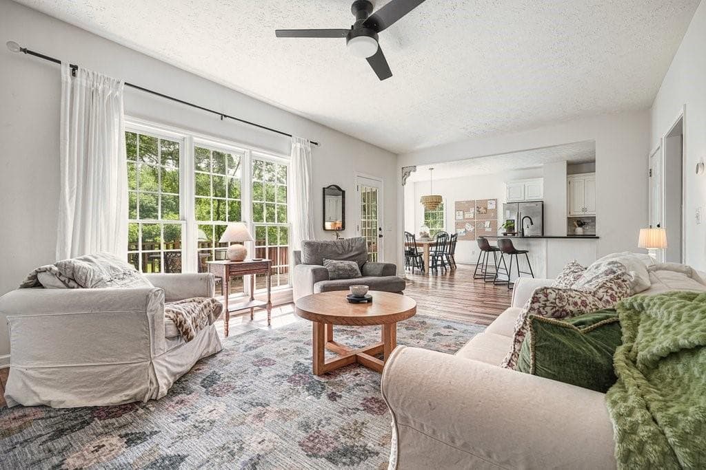 4 bedroom, 3 bathroom, 2,796 sq ft single family residence under contract at 410 Windsor Way, Canton, GA 30115 — photo 6