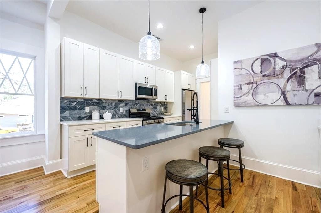 3 bedroom, 2 bathroom, 1,833 sq ft single family residence for sale at 1226 Greenwich Street, Atlanta, GA 30310 — photo 7