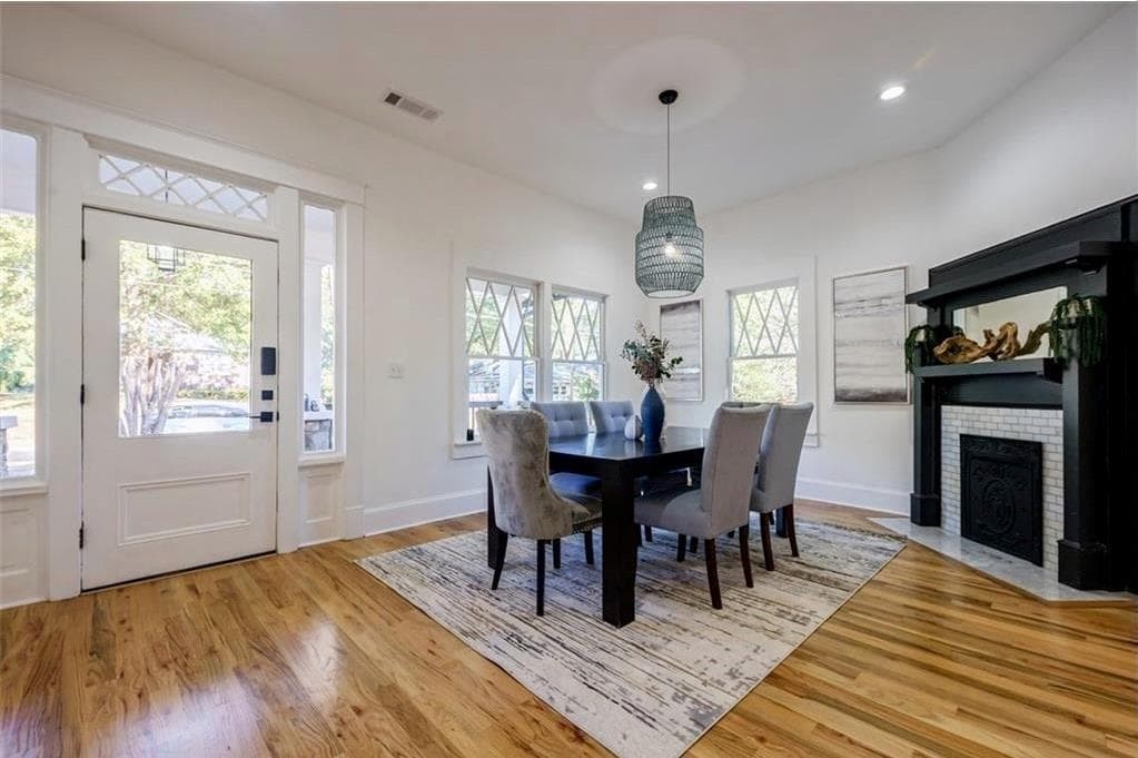 3 bedroom, 2 bathroom, 1,833 sq ft single family residence for sale at 1226 Greenwich Street, Atlanta, GA 30310 — photo 4