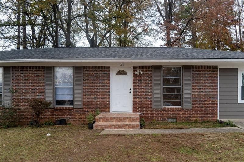 6 bedroom, 4 bathroom, 1,815 sq ft single family residence under contract at 679 Winchester Lane, Norcross, GA 30071