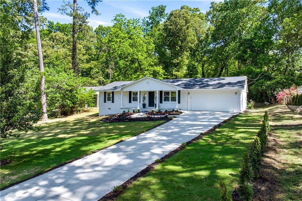 3 bedroom, 2 bathroom, 1,668 sq ft single family residence under contract at 46 Hunting Creek Drive, Marietta, GA 30068 — photo 2