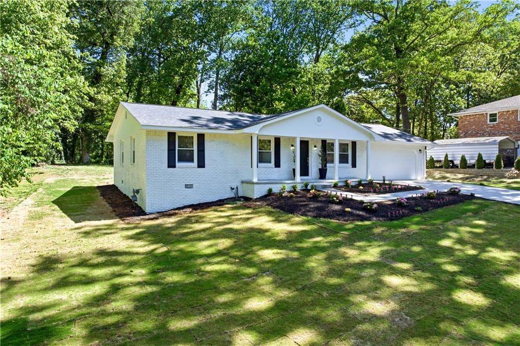 3 bedroom, 2 bathroom, 1,668 sq ft single family residence under contract at 46 Hunting Creek Drive, Marietta, GA 30068 — photo 3