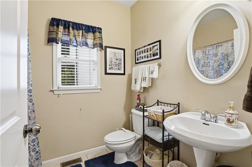 5 bedroom, 4 bathroom, 3,300 sq ft single family residence for sale at 12 Laurel Way, White, GA 30184 — photo 10